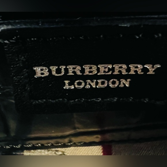 BURBERRY Alligator Embossed Wristlet - Picture 8 of 15
